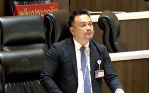 “สะถิระ”หนุนตั้ง กมธ.วิสามัญโอนถ่ายกิจการกองทัพ “ชี้ ไฟฟ้าของอำเภอสัตหีบไร้การพัฒนาจาก ทร.