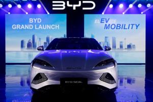ค่ายจีนผงาดไม่พัก! BYD คาดโกยกำไรสูงสุดเป็นประวัติการณ์ หลังโค่นเทสลาขึ้นเบอร์ 1 โลก
