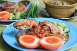 กรมส่งเสริมวัฒนธรรม ประกาศขึ้นทะเบียน "ข้าวหมูแดงนครปฐม" เป็นมรดกภูมิปัญญาทางวัฒนธรรม