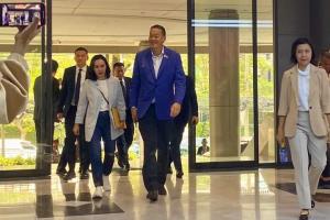 วงใน ครม.ร้อนฉ่านายกฯ สั่งสอบไถอธิบดีข้าว "พีระพันธุ์" ฉุนไม่ให้เกียรติทำเนียบใช้รวบอดีตลูกพรรค