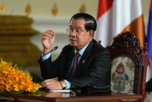พรรครัฐบาลกัมพูชาฟ้องหมิ่นประมาทนักเคลื่อนไหวด้านสิทธิมนุษยชน เรียกค่าเสียหาย $500,000