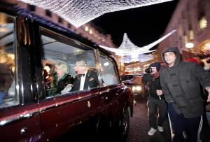 ย้อนดูโทษใน UK หนักแค่ไหน เมื่อผู้ประท้วงก่อกวนขบวนเสด็จปรินซ์ชาร์ลส์