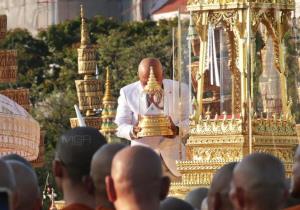 รบ.จัดงานเฉลิมพระเกียรติพระบาทสมเด็จพระเจ้าอยู่หัว เชิญชาวไทย ต่างชาติ ศาสนิกชนสักการะพระบรมสารีริกธาตุ
