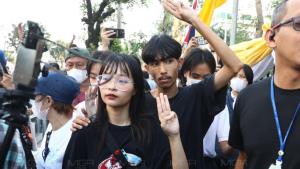 ศาลไม่ให้ประกัน "ตะวัน-แฟรงค์" ชี้แม้ป่วยแต่แพทย์ดูแลใกล้ชิด ไม่มีเหตุเปลี่ยนแปลงคำสั่งเดิม