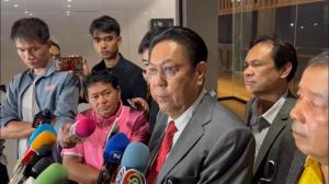 “วิสุทธิ์” ลุ้นนายใหญ่เรียกพบ แต่ยัน “ทักษิณ“ ไม่เคยก้าวก่ายงานสภา-เพื่อไทย