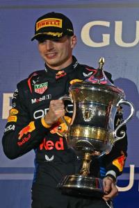 "เวอร์สแตพเพน" ซิ่งม้วนเดียวจบ กดแฮตทริกครั้งที่ 12 เปิดซีซัน F1