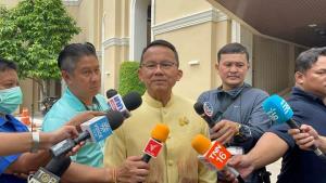 “สมศักดิ์” ปัดดันกม.ช้า แต่รับออกจากรบ.ต้องถามหน่วยงานที่เกี่ยวข้อง ยังไม่คุยร่วมคณะเยือนกัมพูชา