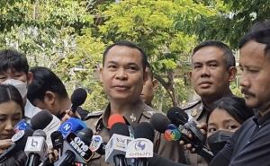 ตร.แจ้งข้อหา 2 กะเทยปินส์ ร่วมกันทำร้ายฯ ยันไม่มีรับส่วยค้าประเวณี-นายหน้าให้วีซ่า