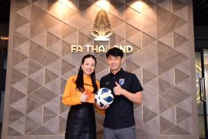"นายกฯแป้ง" เพิ่มมิติใหม่ให้ทีมชาติไทย ไลฟ์สดประกาศชื่อ 23 นักเตะ "ช้างศึก" คัดบอลโลก