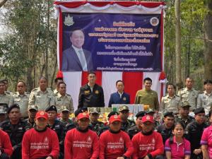 “พัชรวาท” ลุยแก้ไฟป่าภาคเหนือ พร้อมให้กำลังใจ จนท. เน้นย้ำเรื่องความปลอดภัยเป็นหลัก