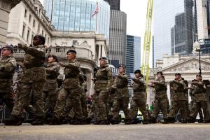 ไหนไม่รบกันแล้ว! แนะ UK และสมาชิกนาโตพิจารณาเกณฑ์ทหาร รับมือภัยคุกคามจากรัสเซีย