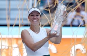 "คอลลินส์" โค่นมือ 4 โลก ซิว WTA 1000 ครั้งแรก ก่อนแขวนแร็คเก็ต