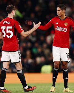 วิกฤติตัวเจ็บซ้ำซ้อน "แมนฯ ยู" เสีย "วาราน-อีแวนส์" ก่อนแดงเดือด