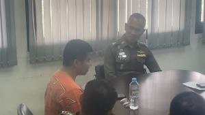 คุมตัวนายทหาร ต้องสงสัยบุกแทงแม่ค้าสาวออนไลน์ ดับคาคอนโดย่านปากเกร็ด สอบปากคำ