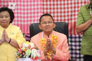 “สมศักดิ์” อวยพรสงกรานต์ให้มีสุข-สุขภาพแข็งแรง ยัน รบ.ห่วงใยคลอดมาตรการคุมขายเหล้าช่วงสาดน้ำ