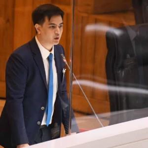 “ไอติม” ขอประธานสภา ทบทวนบรรจุวาระแก้ไขรัฐธรรมนูญ หลังศาล รธน.ตีตกคำร้อง