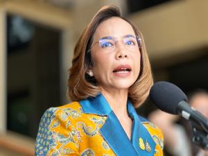 "พิมพ์ภัทรา" บอกยังอยู่กระทรวงอุตฯ หลังมีกระแสปรับ ครม.