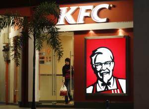 บอยคอตทำพิษ! KFC ทุนหายกำไรหด ปิดตัวกว่า 100 สาขาใน ‘มาเลเซีย’