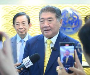 “ภูมิธรรม” นำทีมพาณิชย์ สื่อ ผู้สนใจ ตรวจข้าวในโกดัง 6 พ.ค. ก่อนนำเปิดประมูล