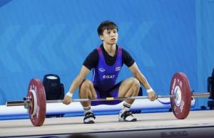 ยกน้ำหนักแบโผ 4 จอมพลังสู้โอลิมปิกปารีส