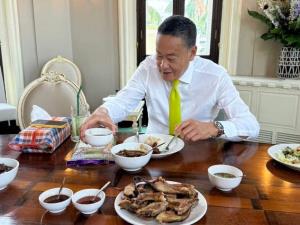 นายกฯโพสต์ภาพการันตีข้าวหอมมะลิทุ่งกุลาคุณภาพดีไม่มีตก สั่งพัฒนาPackaging พีอาร์หาตลาดใหม่