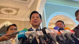 "พีระพันธุ์" ไม่รู้ "กฤษฎา" ไขก๊อก ชี้ปกติการเมืองหาคนแทนแค่นั้น ยันไร้คลื่นใต้น้ำไม่สะเทือนรทสช.