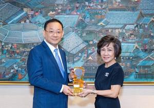 ผู้บริหารไทยประกันชีวิต รับรางวัล TOP CEO Thailand 2023