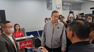 “เศรษฐา” ลุยพัฒนานโยบาย 30 รักษาทุกที่ ด้วยบัตร ปชช.ใบเดียว เอื้อทุกกลุ่มเจาะเลือดป่วยติดเตียงที่บ้าน