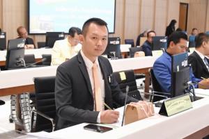 “ธันย์ชนน” ยกสิงคโปร์โมเดล ออกนโยบาย กม.แก้ปัญหาเมืองร้อน ผิดหวัง สภา กทม.คว่ำ 2 ร่าง “รถเมล์อนาคต-พื้นที่สีเขียว”
