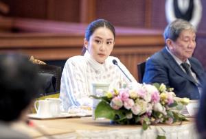 พูดสิ่งที่ไม่รู้หรือรู้น้อย : การทำให้ตนเองด้อยค่า