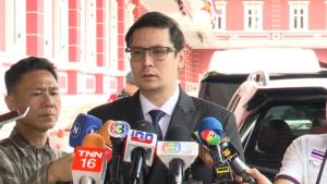 “โรม” เหน็บ “เศรษฐา-เพื่อไทย” ไหนบอกว่าพร้อมบริหารประเทศ กลับต้องพึ่ง "วิษณุ" ที่เคยด่าไว้เยอะ เชื่อดึงมาเพื่อช่วยคดีตัวเอง