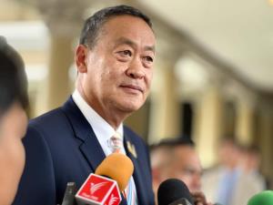 "เศรษฐา" เมิน "โรม" ครหาดึง "วิษณุ" ไม่เชื่อมือทีม กม.พท. ย้อนถามในสภาจะตอบ ปัดตั้งรองนายกฯ เพิ่ม