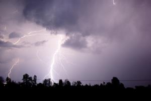 เตรียมรับมือฝนตกหนัก 70-80% ออกนอกบ้านอย่าลืมพกร่ม!!