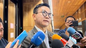 “ดิเรกฤทธิ์” ห่วง กกต.ไม่รีบตัดไฟฮั้วเลือก ส.ว.กระทบไทม์ไลน์ประกาศ ส.ว.ใหม่