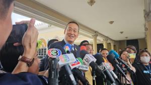 “เศรษฐา” จ่อขน รมต.เชียร์ช้างศึกในสนาม โทร.ให้กำลังใจ “เจ” ได้ข่าวตัวจริง หวังชนะ 3 ลูก เข้ารอบตามเกาหลี