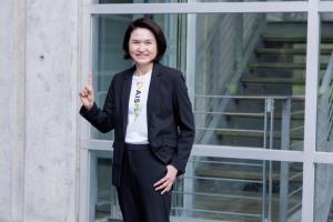 AIS หนุนรัฐมอบความสุขคนไทยดูบอลยูโรบนฟรีทีวีผ่านกล่อง PLAYBOX - GIGA TV