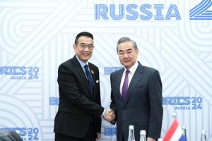 "มาริษ" หารือ "หวังอี้" มุ่งสานต่อความร่วมมือใกล้ชิด ขอสนับสนุนไทยเข้า BRICS