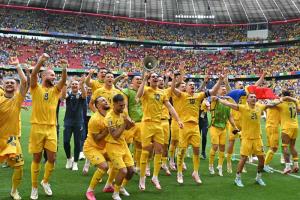 "โรมาเนีย" ถล่มยูเครน 3-0 ฉลองชัยชนะนัดแรกรอบ 24 ปี ศึกยูโร