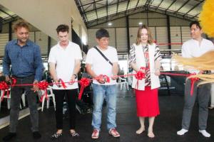 "นริส" ร่วมยินดี "ฉัตรชัย สาสกุล" จับมือเพื่อนๆเปิดค่ายมวย "ไทยพยัคฆ์"