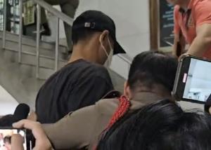 แฉ “ครูสอนดนตรีหื่น” อนาจารนักเรียน ม.3 บังคับอมอวัยวะเพศกว่า 100 ครั้ง ตร.แจ้ง 4 ข้อหา