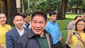 “ธรรมนัส” แนะ “หมอเกศ” ไม่ตอบโต้ปมใบปริญญา โบ้ยอาจารย์รับผิดชอบแบบที่ตนโดนมาก่อน
