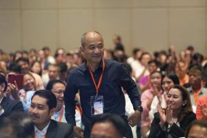 "ศรายุทธ" ยอมรับซี้ "ธนาธร" 20 กว่าปี แบ่งรับแบ่งสู้ดีลลับฮ่องกง เปิดประวัติเป็น ผอ.ส้มมาทุกค่าย
