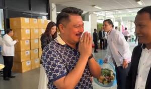 “วัน” ไม่พลาดโผล่บ้านป่าฯ เตรียมพบอวยพรวันเกิด “ลุงป้อม” ให้แข็งแรงอายุยืน