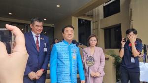 "สุริยะ" รับเสียน้ำตา "เศรษฐา" พ้นเก้าอี้ เผย ส.ส.พท.ชงชื่อ "อิ๊ง" นั่งนายกฯ ชู "แม้ว" ให้คำปรึกษากู้ความเชื่อมั่นได้
