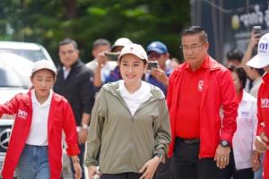 นายกฯ ช่วยเหลือน้ำท่วมสุโขทัย สั่งแก้ปัญหาระยะยาว ร่วมมือ 7 ธนาคารพักชำระหนี้