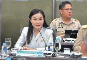 ”รมว.นฤมล“ เผย ในหลวง ทรงห่วงใย ปชช.มอบ องคมนตรี ติดตามสถานการณ์น้ำ พร้อมให้คำแนะนำในการวางแผนป้องกันปัญหาอุทกภัย