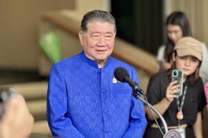 "ภูมิธรรม" เร่งเคลียร์ดินโคลนทับบ้านเรือน ปชช.หลังน้ำลด เริ่มจากถนนใหญ่ก่อน ซัดพวกชอบเคลมใครถึงก่อนหลัง บั่นน้ำใจเจ้าหน้าที่