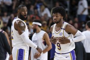 "เลอบรอน-บรอนนี" สร้างประวัติศาสตร์ พ่อ-ลูกคู่แรกลงเล่น NBA