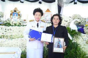 ม. สวนดุสิต ยกย่อง "ศิษย์เก่าดีเด่น" แก่ "ครูสาวน้อย" กนกวรรณ ศรีผง