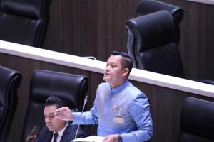 “ธนกร” เชื่อรัฐบาลยังมีเสถียรภาพ พรรคร่วมไม่ได้แตกหัก แม้เห็นต่างในร่าง กม.บางฉบับ